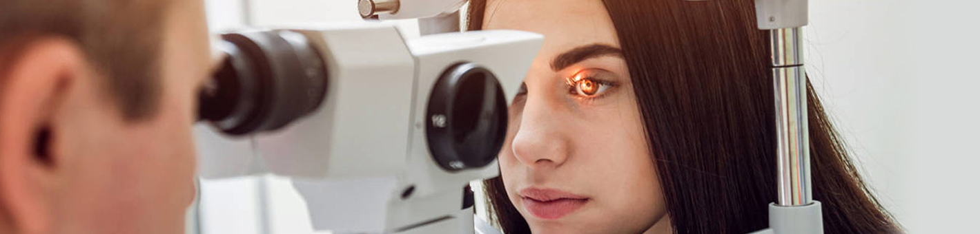 Исследование переднего отрезка глаза с помощью щелевой лампы (биомикроскопия)